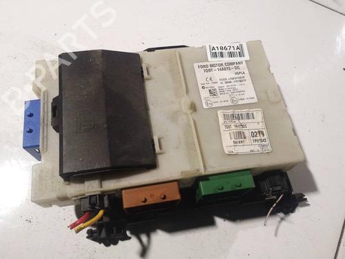 Used Fuse box Fuse box FORD MONDEO IV (BA7) 2.0 TDCi (130 hp) 32562549 32562549