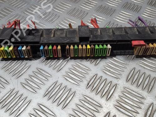 fuse-box-bmw-5-e39-1995-1996-1997-1998-1999-2000-2001-2002-2003-33499080 main image
