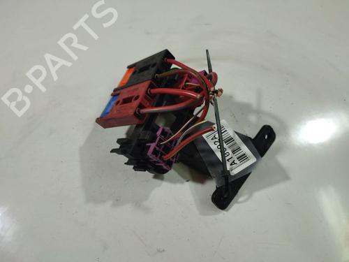 Used Fuse box Fuse box SKODA SUPERB I (3U4) 2.0 TDI (140 hp) 32539593 32539593