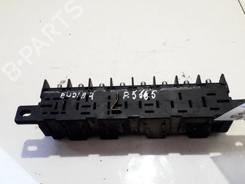 Used Fuse box Fuse box AUDI A4 B5 (8D2) 1.8 (125 hp) 33529351 33529351