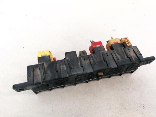 Used Fuse box Fuse box AUDI 100 C4 Avant (4A5) 2.0 E (100 hp) 33079550 33079550