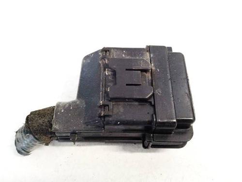 Used Fuse box Fuse box 37008932 37008932