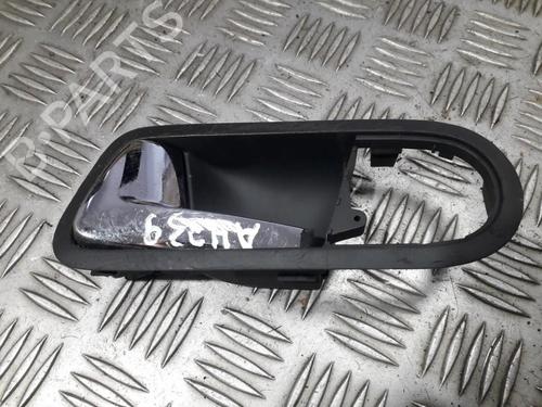 Used Front left interior door handle Front left interior door handle 38582747 38582747