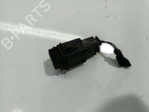 switch-skoda-superb-i-3u4-2001-2002-2003-2004-2005-2006-2007-2008-32539605 main image