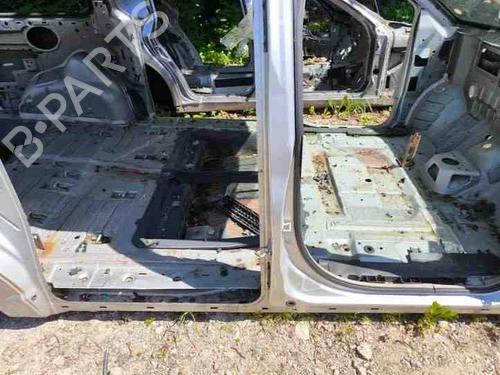 Used Right sideskirt CHRYSLER VOYAGER II (ES) 2.5 TD (118 hp) 28845479