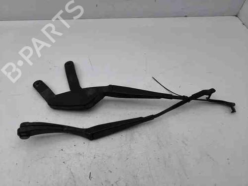Used Front windshield wiper arm MERCEDES-BENZ C-CLASS (W204) C 200 CDI (204.001) (136 hp) 28861355