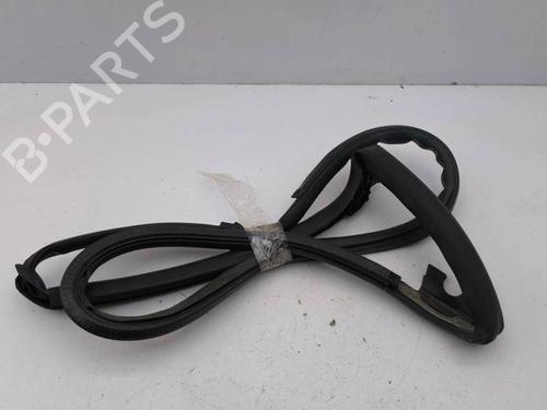Used Rubber door seal TESLA MODEL S (5YJS) 60 (306 hp) 28900793
