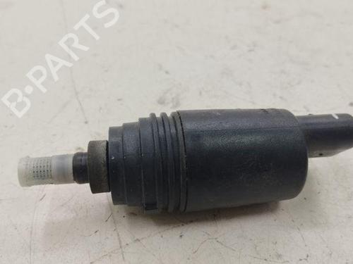 Used Washer pump BMW 5 Touring (E61) 520 d (163 hp) 28850372