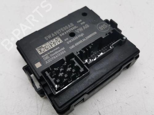 Used Electronic module AUDI A3 Sportback (8VA, 8VF) 1.0 TFSI (115 hp) 28899981