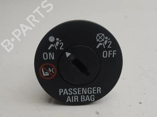Used Switch OPEL INSIGNIA B Sports Tourer (Z18) 1.6 CDTi (35) (136 hp) 28865277