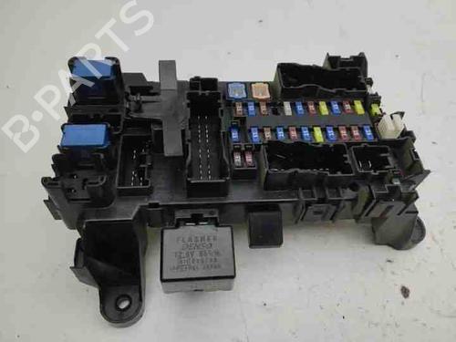 Used Fuse box Fuse box 28842423 28842423