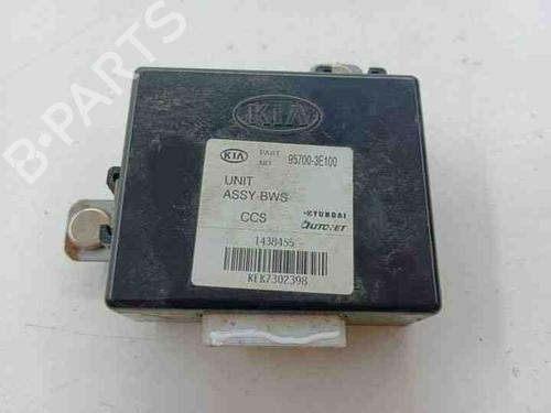 Used Electronic module KIA SORENTO I (JC) 2.5 CRDi (163 hp) 28852476