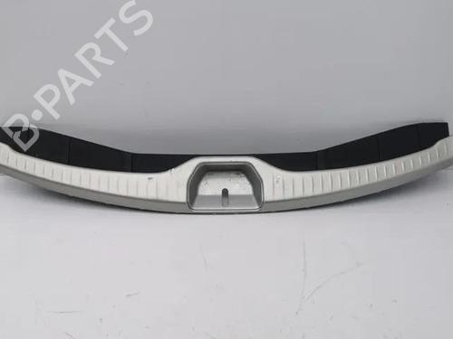 Pynteleist til bakluke INFINITI FX 35 AWD (307 hp) 28855182