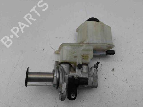 Used Brake master cylinder VW T-ROC (A11, D11) 1.0 TSI (116 hp) 28900675