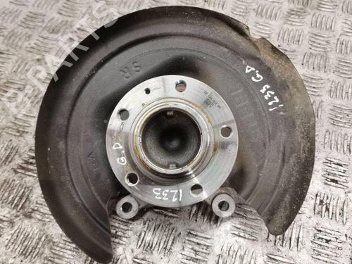 Used Right rear steering knuckle OPEL ASTRA L (OV5) 1.2 (FPHNSL, FPHNSR) (131 hp) 28880986