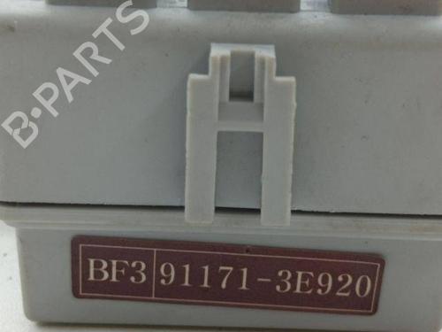 Fuse box KIA SORENTO I (JC) 2.5 CRDi | BP28852471E1