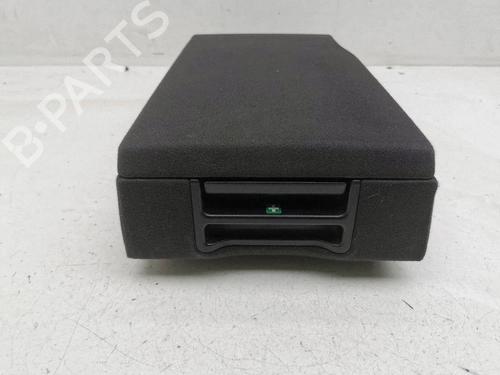 Used Armrest / Center console Armrest / Center console 38241781 38241781