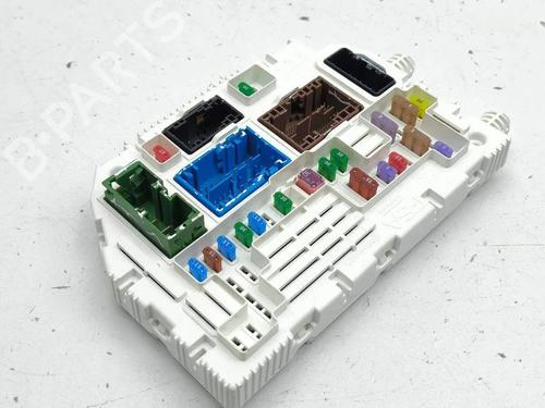 Used Fuse box Fuse box 28881106 28881106