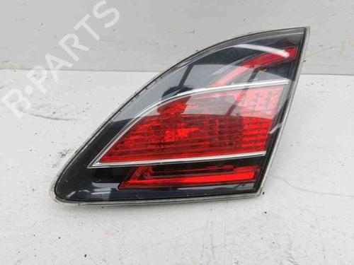 Używane Lampa tylna klapy bagażnika prawa MAZDA 6 Hatchback (GH) 2.2 MZR-CD (GH10) (163 hp) 28885504