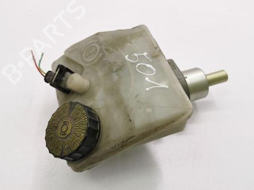 Used Brake master cylinder PEUGEOT 206 Hatchback (2A/C) 1.4 i (75 hp) 28893414