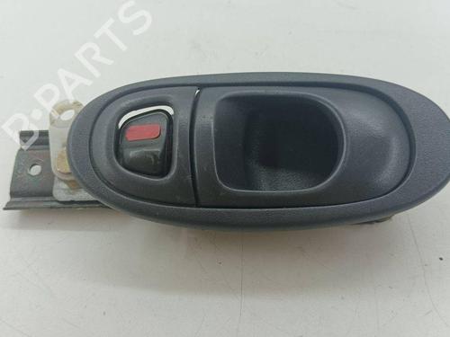 Poignée intérieure arrière droite MAZDA XEDOS 6 (CA) 2.0 V6 (CAEP) (140 hp) 28890756