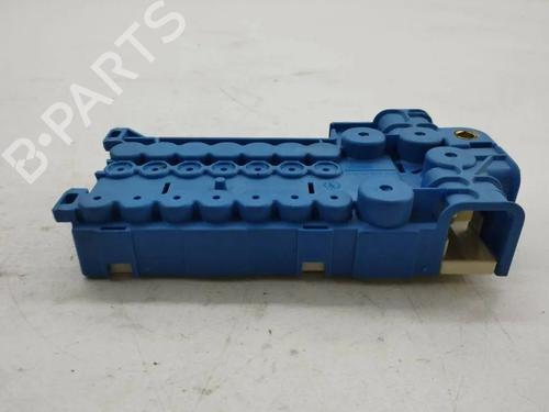 Used Fuse box Fuse box 28877691 28877691