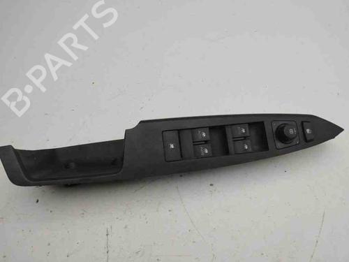 Højre bagtil elrude kontakt OPEL ANTARA A (L07) 2.2 CDTi (163 hp) 28896008