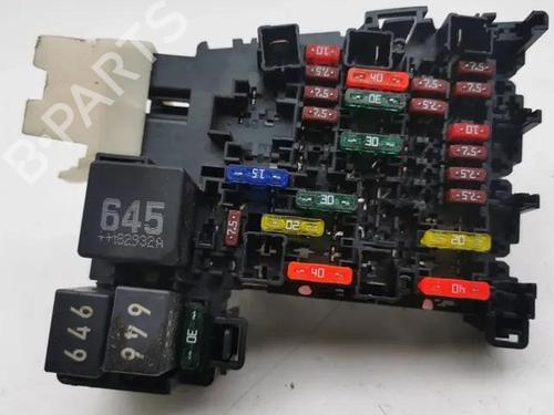 Used Fuse box VW T-ROC (A11, D11) 1.0 TSI (116 hp) 28860948