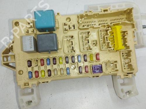 Used Fuse box TOYOTA COROLLA Verso (_E12_) 2.0 D-4D (CDE120_, CDE120R) (90 hp) 28842329
