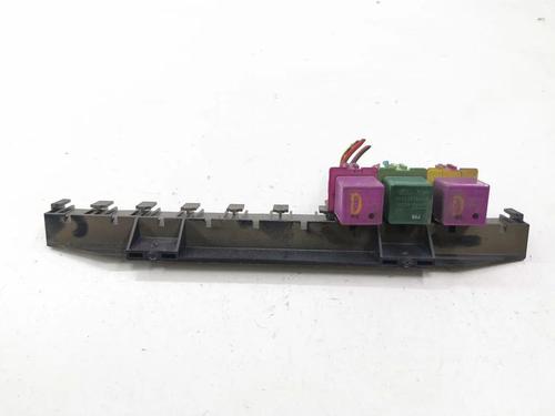 Used Fuse box Fuse box 33225779 33225779