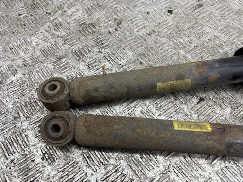 Left rear shock absorber CHEVROLET TRAX 1.6 | BP36330411M18 - Image 2