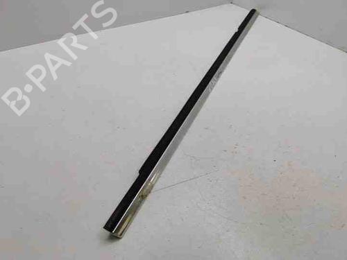 Used Door moulding trim PEUGEOT 5008 (0U_, 0E_) 1.6 HDi (112 hp) 28851175