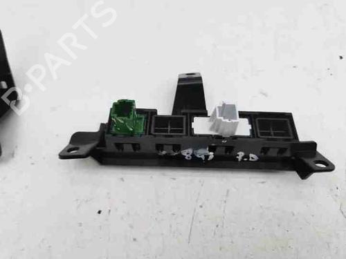 Switch NISSAN JUKE (F16_) 1.6 Hybrid | BP28865006I30