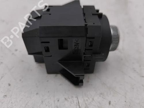 Used Switch AUDI Q2 (GAB, GAG) 35 TFSI (150 hp) 28861132