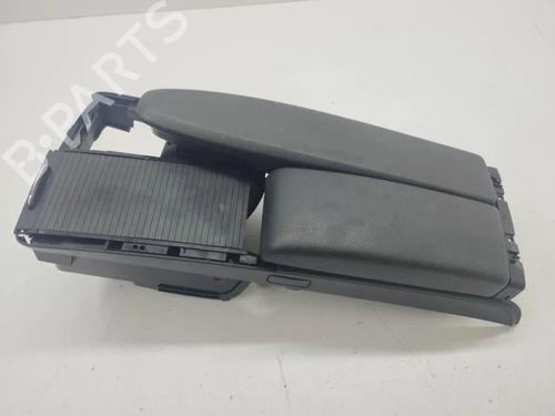Used Armrest / Center console Armrest / Center console 28890842 28890842