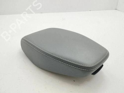 Used Armrest / Center console Armrest / Center console NISSAN JUKE (F16_) DIG-T 117 (117 hp) 40192586 40192586