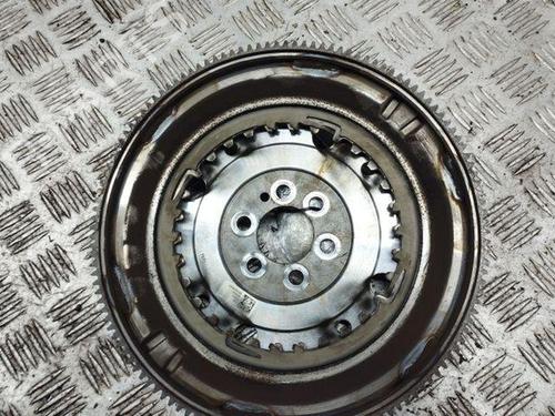 Used Flywheel SEAT ATECA (KH7, KHP) 1.4 TSI (150 hp) 28857664
