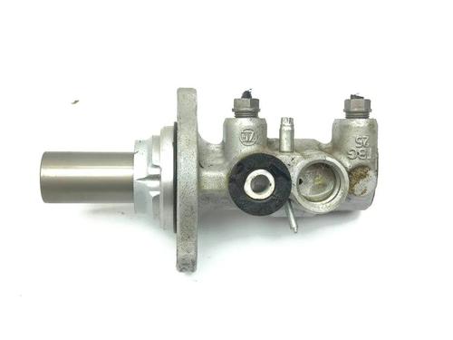Used Brake master cylinder Brake master cylinder 33666389 33666389