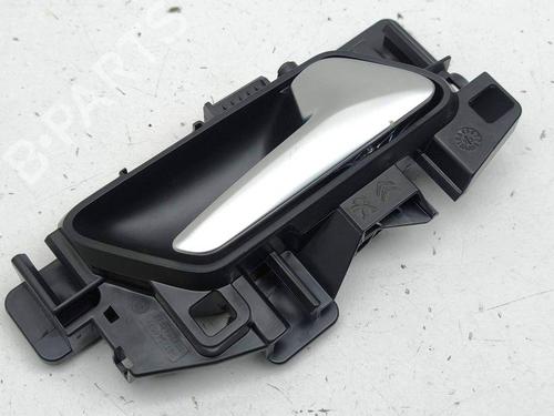 Højre bagtil invendig håndtag OPEL ASTRA L (OV5) 1.2 (FPHNSL, FPHNSR) (131 hp) 28881008