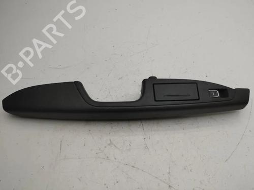 Used Rear left exterior door handle Rear left exterior door handle 33922052 33922052