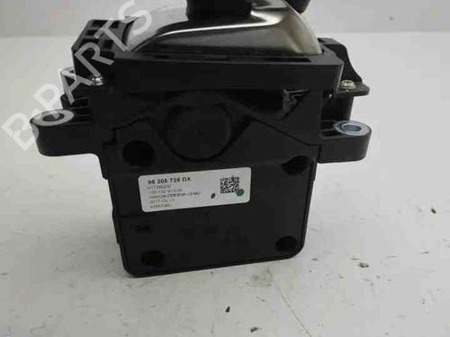 Gear lever PEUGEOT 3008 II SUV (MC_, MR_, MJ_, M4_) 1.6 BlueHDi 120 | BP28863314M90