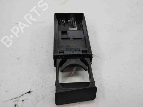 Używane Uchwyt na kubki / Przedmioty CITROËN C-CROSSER (VU_, VV_) 2.2 HDi (156 hp) 28877659