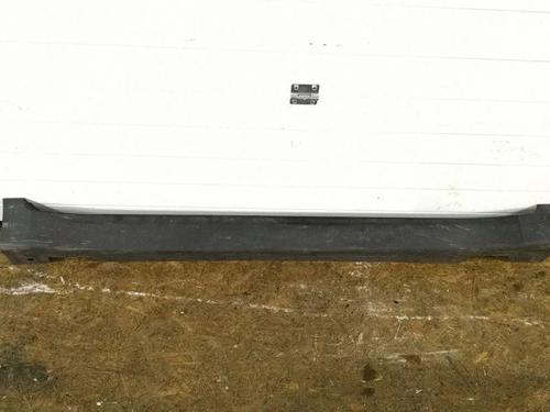 Used Right sideskirt Right sideskirt 38246463 38246463