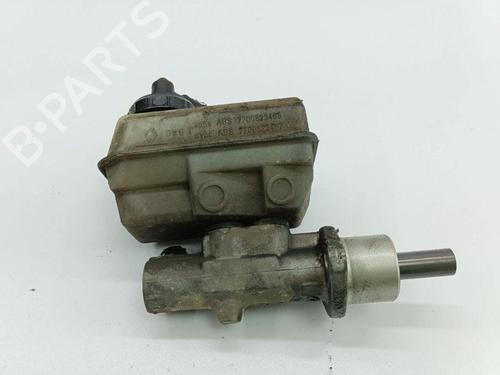 Used Brake master cylinder RENAULT ESPACE III (JE0_) 2.2 12V TD (JE0E, JE0H, JE0P) (113 hp) 28903702