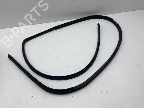 Used Rubber door seal TOYOTA GT 86 Coupe (ZN6_) 2.0 (ZN6AC_, ZN6BC_, ZN6K) (200 hp) 32157314