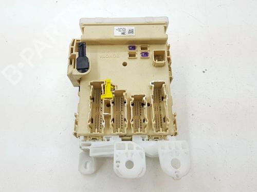 Used Fuse box TOYOTA AURIS (_E18_) 1.4 D-4D (NDE180_, NDE180R) (90 hp) 28875501