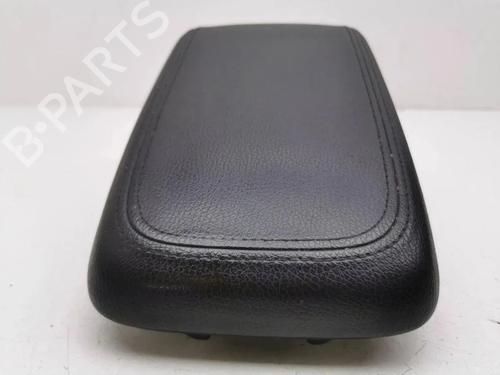 Used Armrest / Center console Armrest / Center console 28896063 28896063