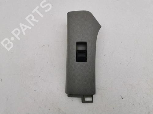 Used Right front window switch Right front window switch TOYOTA YARIS (_P9_) 1.4 D-4D (NLP90_, NLP90R) (90 hp) 40208004 40208004