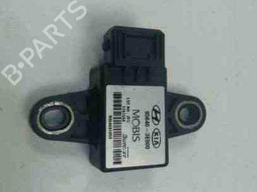 Used Electronic sensor KIA SORENTO I (JC) 2.5 CRDi 4WD (140 hp) 28867119