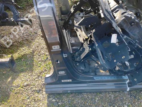 Højre sidekjole PEUGEOT 208 I (CA_, CC_) 1.4 VTi (95 hp) 28873997